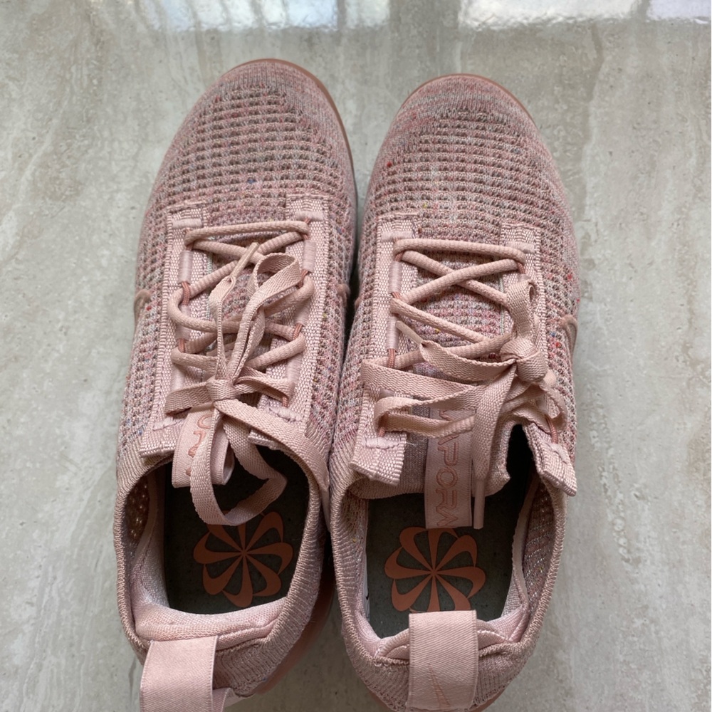 Nike Air Vapormax 2021 Flyknit Shoes - Picture 4 of 13